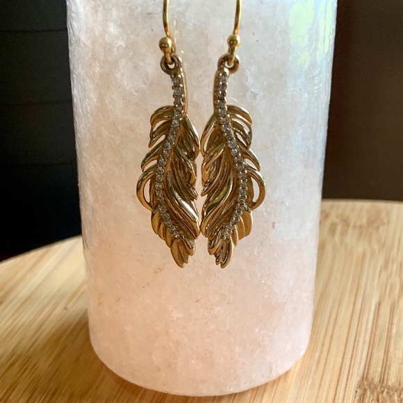 Stella&Dot feather detail secret treasure earrings - Picture 3 of 4